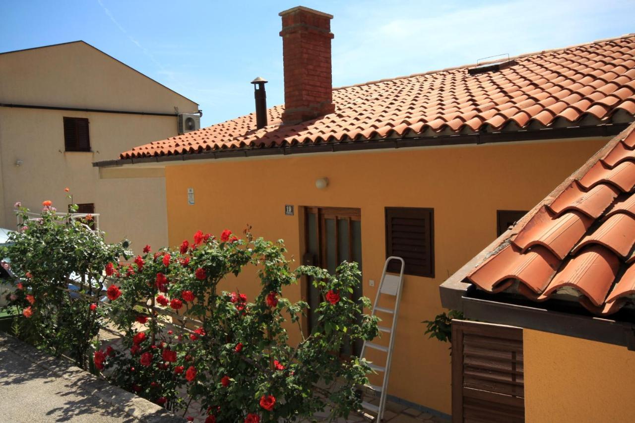 Apartments With A Parking Space Rabac, Labin - 6414 Экстерьер фото